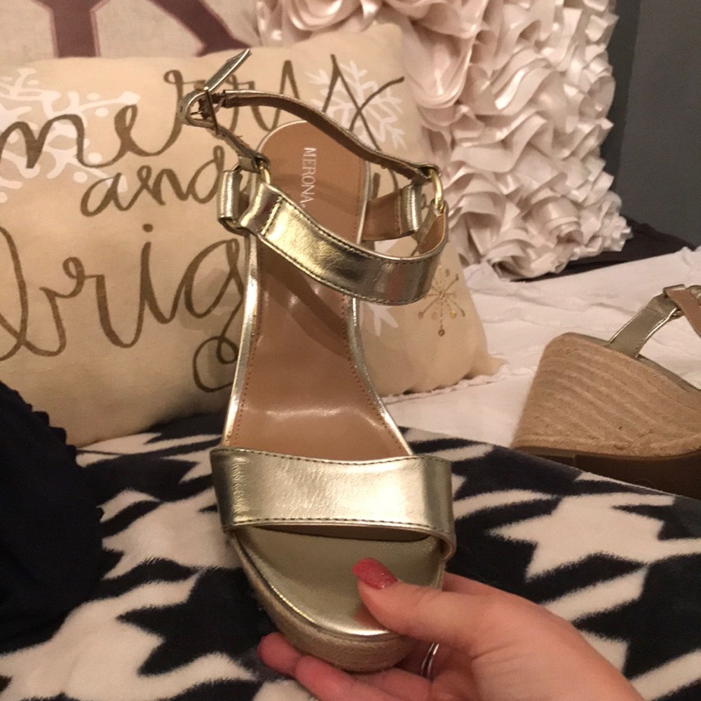 shoes - Picture 2 of 3